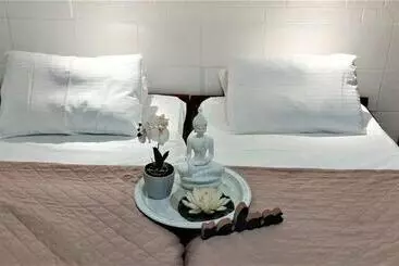 Retkeilymaja Eleni Apartments Sant George Beach