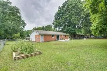 コテージ Charming Sanford Hideaway Home W/ Large Yard