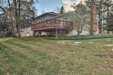 Hus på landet Family Friendly Woodbury Home With Yard + Deck!