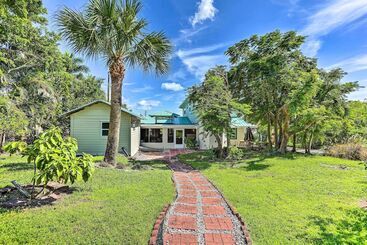 Dom wiejski Luxe Florida Home On 3 Acres ~ 5 Mi To Beach!