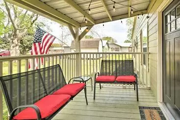 コテージ Relaxing Tomball Retreat: Walk To Main Street