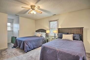 コテージ Sunny Lakefront Escape In Prosperity W/ Dock!