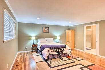 קוטג'' Cozy Washington Escape Near Hiking & Golfing!