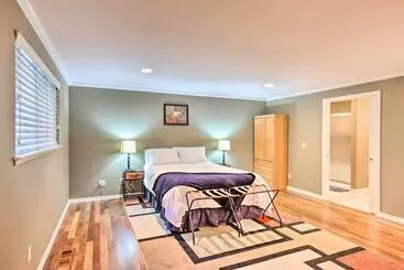 Mökkimajoitus Cozy Washington Escape Near Hiking & Golfing!