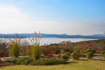 بيت ريفى Luxury Family Retreat Greers Ferry Lake!