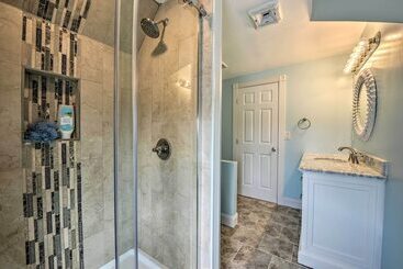 Сельский дом Seaside Wildwood Haven: Walk To Boardwalk/beach!