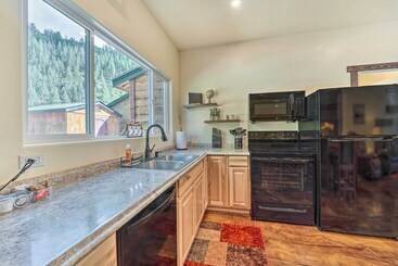 بيت ريفى Serene Dolores Cabin W/ Patio & River Access!