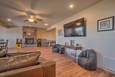 Сельский дом Branson Group Getaway: 2 Mi To Silver Dollar City!