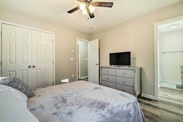 Сельский дом Charming Tobyhanna Home: Game Room, Fireplace