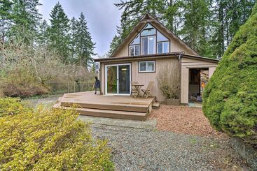 קוטג'' Coastal Cabin W/ Puget Sound & Rainier Views!