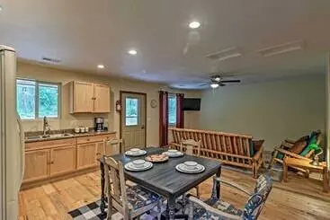 Hus på landet Cozy & Secluded Cabin 4 Mi To Glacier Nat L Park