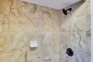 Mökkimajoitus Downtown Paintsville Vacation Rental!