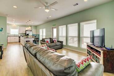 بيت ريفى Gilchrist  Ez Street Beach House  W/ Gulf Access!