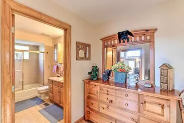 Mökkimajoitus Family Friendly Murphy Cabin W/ Deck & Fire Pit!