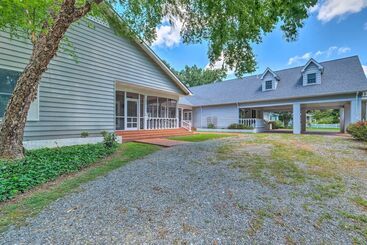 茅舍 Waterfront Leonardtown Retreat W/ Dock Access!