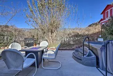 Mökkimajoitus Zion Haven  W/ Fire Pit: 23 Mi To Nat L Park!