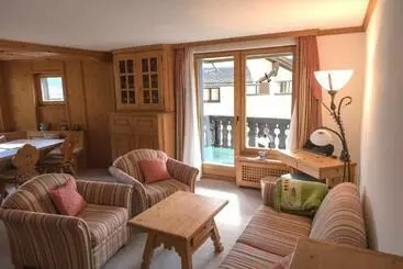 Aparthotel Chesa Bellaval