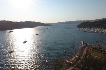 בית מלון כפרי Marimare Beach & Bungalow