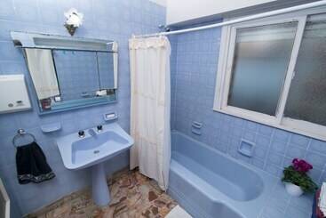 پانسیون Cabrera Art House