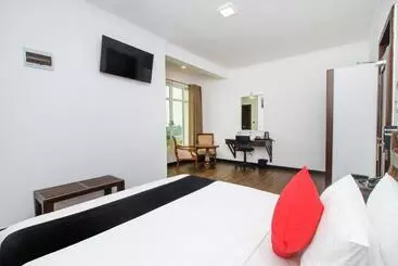 Hotel Sasha Transit