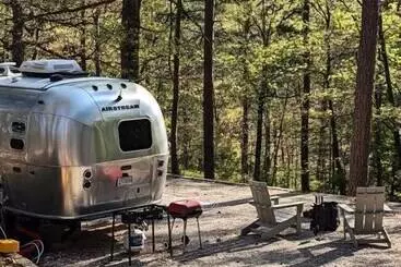 کلبه Airstream With Sunset Deck