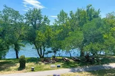 669 Rainbow Landing Dr