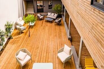 هتل Hôtel Le Patio De Victor