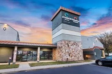 ホテル Suburban Studios Salt Lake City Airport