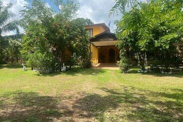 Hotel Ecológico Bluerock