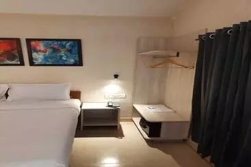 Hotel Sandbanks Beach Resort