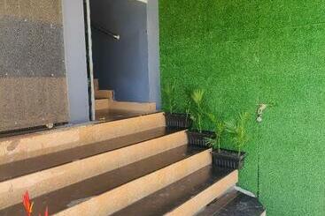 Hotel Càpsula Kvm Rooms And Dormitory