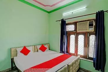 Hotel Oyo Flagship Veer Guest House