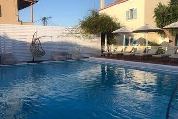 בית מלון כפרי Bay's