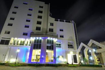 Hotelli Benin Royal