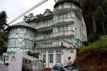 Hotel Rising Lion