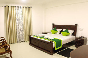 בית מלון כפרי Ronaka Airport Transit