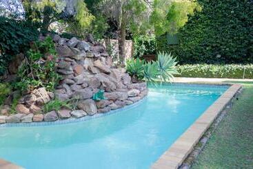 Пансион Adley House