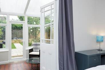 ツーリストアパートメント Stopover At Orchard Garden Apartment With Great Outdoor Space