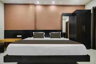 Santushti Hotel & Restaurant, Indore