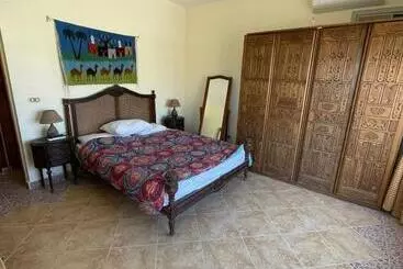 استراحتگاه فيلا مع حديقة وشواية  For Family V