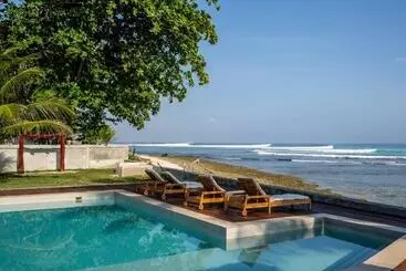 Hotel The Ujung Bocur Bungalows