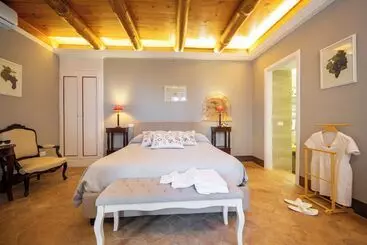 Aamiaismajoitus (B&B) Foresteria Di Serracavallo