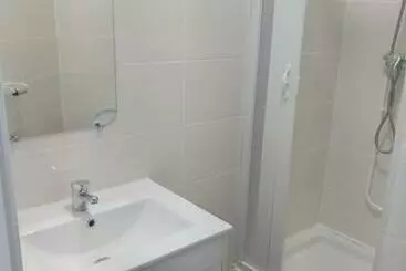 Hotell Hôtel Le Celtic Montluçon