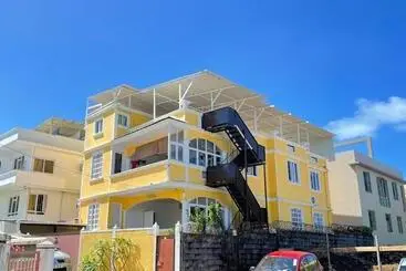 تختخواب و صبحانه Villa De La Playa