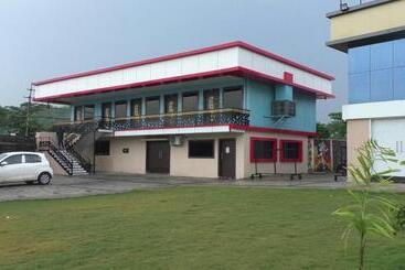 Hôtel Midwaay Resort