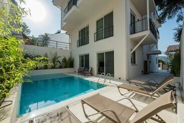 מלון דירות Gizz Suites City