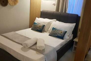 هتل Island Staycation With Balcony, Exceptional Swimming Pool & Gym   B2 2fluorite