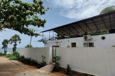 Pension Kudos Beach Resort