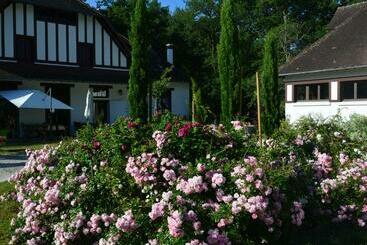 Pensionat Havre De Paix Avec Jardin, Entre Châteaux Et Golfs   Fr 1 590 297