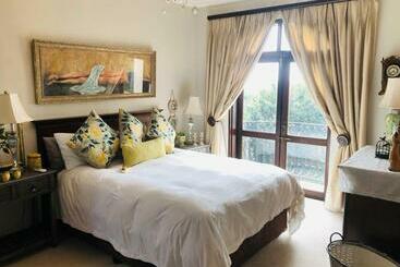 ベッドアンドブレックファースト Valbonne Villa Guest House